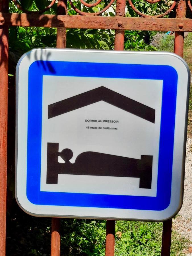 Dormir Au Pressoir Montagnieu  Kültér fotó