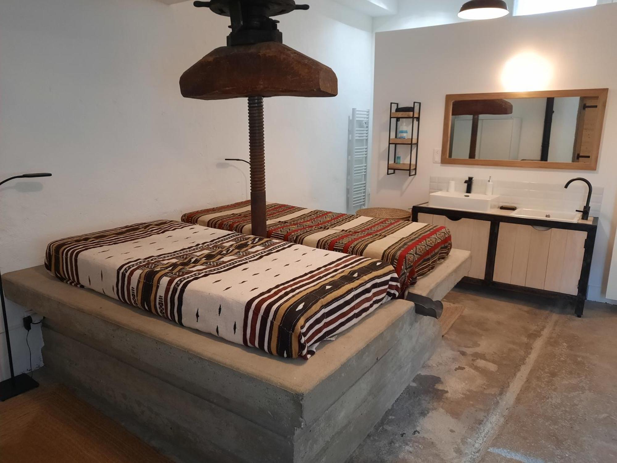 Dormir Au Pressoir Montagnieu  Kültér fotó